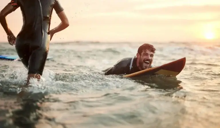Comparative Analysis of the Best Surfing Camp Options
